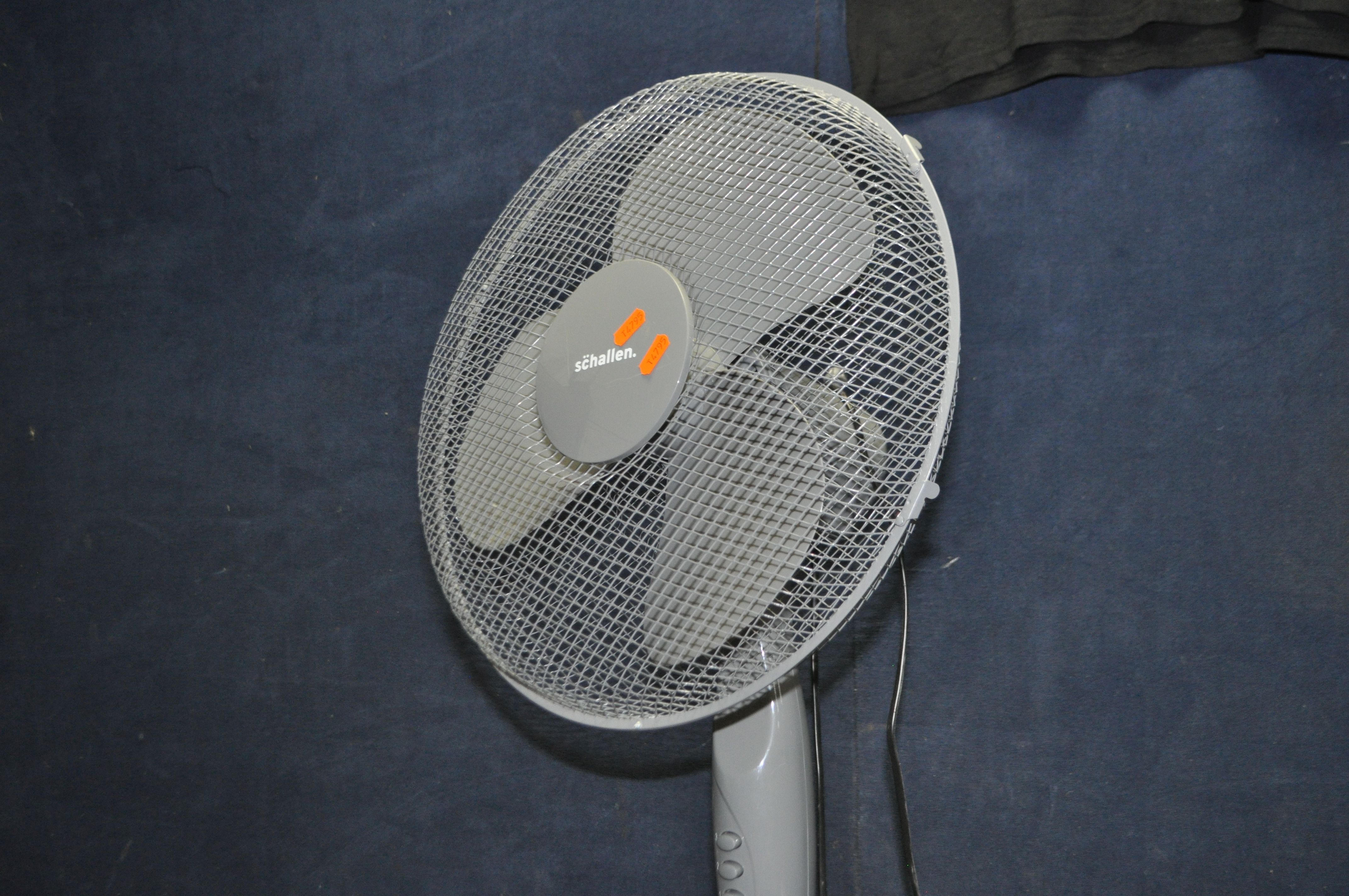 A ZANUSSI HEATER, a Blaupunkt table fan and a Scallen floor fan (all PAT pass and working) - Image 2 of 3