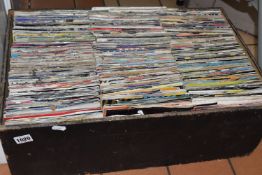 ONE WOODEN BOX OF VINYL SINGLE 45RPM RECORDS containing several hundred singles, various artists and