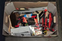 A CARDBOARD BOX CONTAINING A SELECTION OF VARIOUS BRUSHES, to include wire brushes, scratches