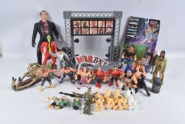 A TRAY OF UNBOXED WWF STAGE AND FIGURES, to include a 1999 JAKKS stage and ramp with sound board,