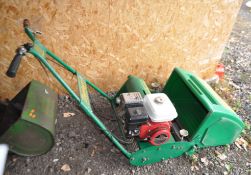 A ZEPHYR 20 STANDARD PETROL CYLINDER MOWER with grassbox, condition report: engine pulls freely