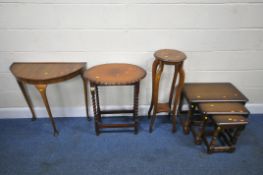 A 20TH CENTURY OAK OVAL OCCASIONAL TABLE, with a pie crust edge, raised on barley twist legs, united