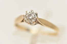 A 9CT GOLD SINGLE STONE DIAMOND RING, illusion set with a round brilliant cut diamond, estimated