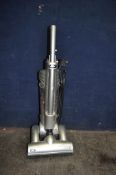 A VAX QUICKLITE 2 VACUUM CLEANER (PAT pass and working)