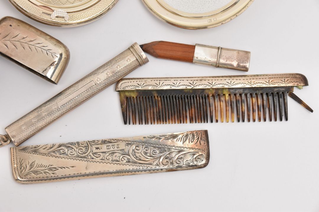 SEVEN ITEMS OF SILVER/WHITE METAL ITEMS, to include a silver circular form compact, with engine - Image 4 of 7