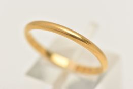 A THIN 22CT GOLD BAND RING, approximate band width 2.1mm, hallmarked 22ct London, ring size R,