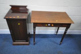 AN EARLY 20TH CENTURY MAHOGANY SIDE TABLE, with a single drawer, raised on cylindrical tapered legs,
