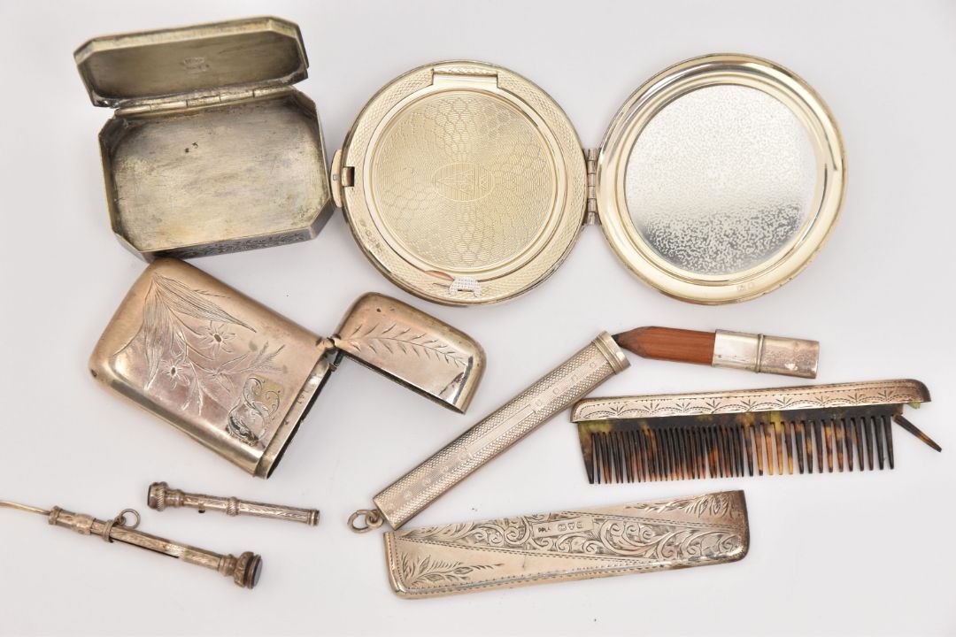 SEVEN ITEMS OF SILVER/WHITE METAL ITEMS, to include a silver circular form compact, with engine - Image 2 of 7