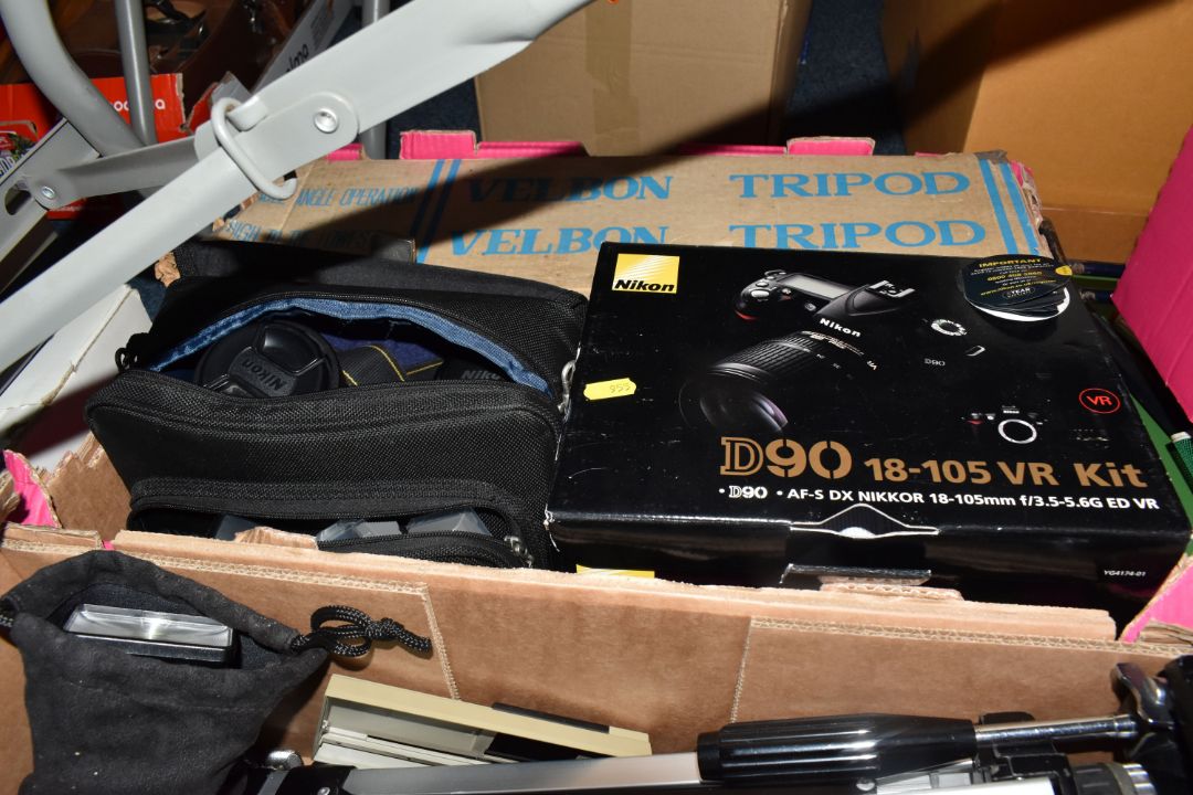 TWO BOXES AND LOOSE CAMERA AND PICTURE EQUIPMENT, to include a boxed Leica Pradovit P 150 TYP 627-18 - Image 3 of 7