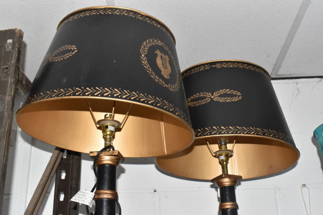 A PAIR OF COACH HOUSE EMPIRE-STYLE TABLE LAMPS decorated with gilt neo-classical motifs to include - Image 2 of 8