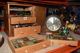 A GROUP OF GRAMOPHONE ACCESSORIES AND A MANTEL CLOCK, comprising a vintage art deco style Napoleon