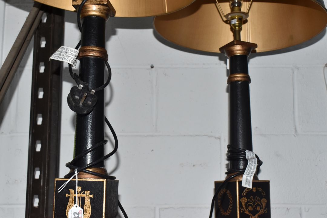 A PAIR OF COACH HOUSE EMPIRE-STYLE TABLE LAMPS decorated with gilt neo-classical motifs to include - Image 3 of 8