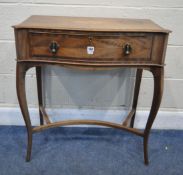 AN EARLY 20TH CENTURY SIDE TABLE, with a single frieze drawer, raised on shaped front legs, united