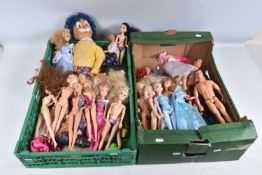 A QUANTITY OF ASSORTED MODERN DOLLS & FIGURES, to include Mattel Barbie, Pedigree Sindy, various