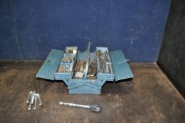A METAL TOOLBOX CONTAINING AUTOMOTIVE TOOLS, including a Britool rachet, a bearing puller,