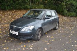 A 2014 SKODA FABIA FIVE DOOR HATCHBACK CAR IN GREY, with a 1197cc petrol engine, automatic