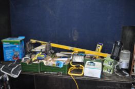 FIVE TRAYS AND A TOOL CADDY CONTAINING HAND TOOLS including a Snap On S80 ratchet, various SDS and