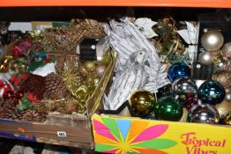 FOUR BOXES AND LOOSE CHRISTMAS DECORATIONS to include pine cones, assorted Next shatterproof