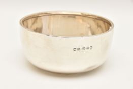 AN GEORGE V SILVER BOWL, polished form, approximate diameter 11cm, hallmarked 'William Neale'
