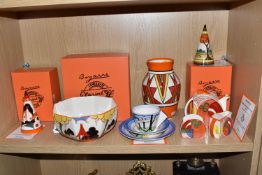 A COLLECTION OF BOXED WEDGWOOD 'CENTENARY CLARICE CLIFF BIZARRE' CERAMICS to include a boxed