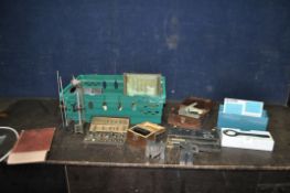 A TRAY CONTAINING ENGINEERING TOOLS AND TEST EQUIPMENT including an Imperial gauge block set, two