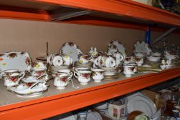 A LARGE QUANTITY OF ROYAL ALBERT 'OLD COUNTRY ROSES' TEA AND DINNERWARE to include one meat plate,