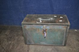 A VINTAGE ENGINEERS METAL TOOLCHEST with four graduated drawers along with marking and measuring