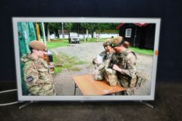 A SAMSUNG UE32F4510AK 32in SMART TV with remote (PAT pass and working)