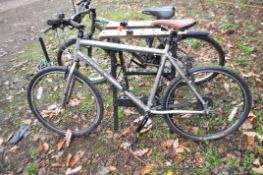 A RIDGEBACK CYCLONE GENTS MOUNTAIN BIKE with 21speed Shimano gears and a 21in frame