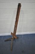 WINSOR AND NEWTON Ltd, AN EARLY 20TH CENTURY FOLDING RADIAL EASEL, raised on three legs, maximum