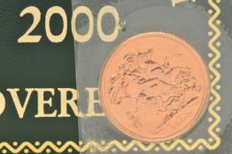 A BOXED UK GOLD BULLION SOVEREIGN 2000 Elizabeth 11 7.98g 22.05mm 22ct Gold