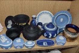 A GROUP OF WEDGWOOD JASPERWARE AND SIMILAR CERAMICS, comprising a Wedgwood black basalt teapot, a