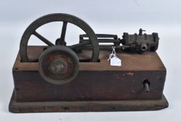 A HORIZONTAL SINGLE CYLINDER LIVE STEAM ENGINE, not tested, late 19th/early 20th century, appears