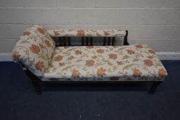 AN EARLY 20TH CENTURY CHAISE LONGUE, with later cream and foliate upholstery, length 168cm x depth