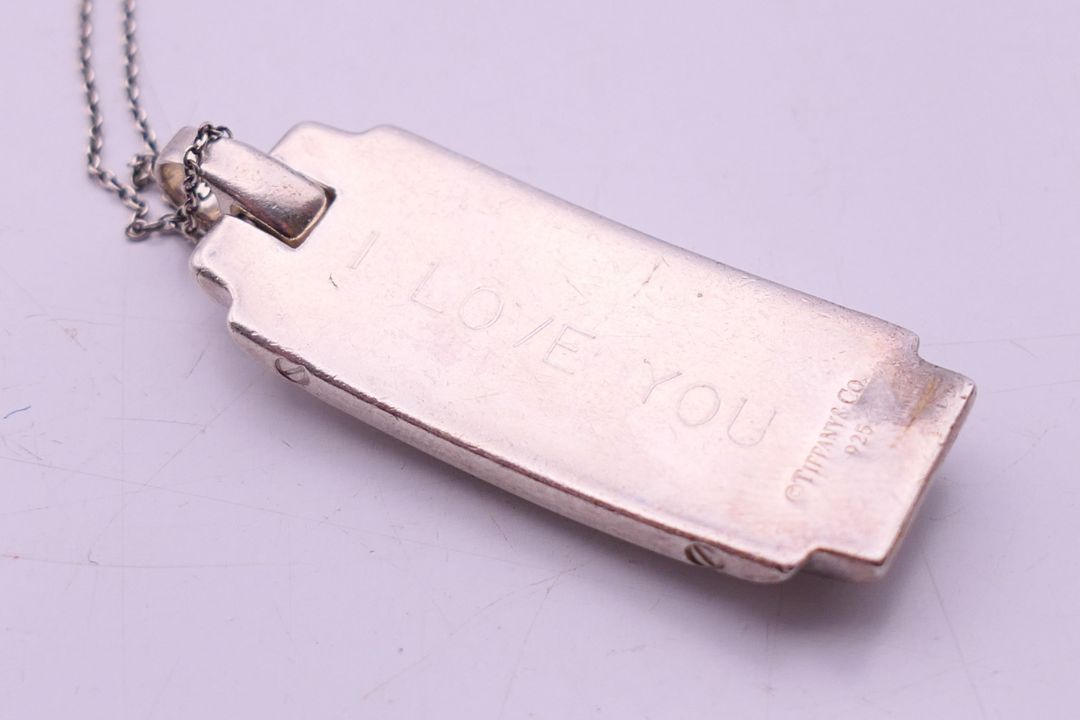 A quantity of 925 silver jewellery, to include a bangle, a multi-stone bracelet, two rings, - Image 20 of 23