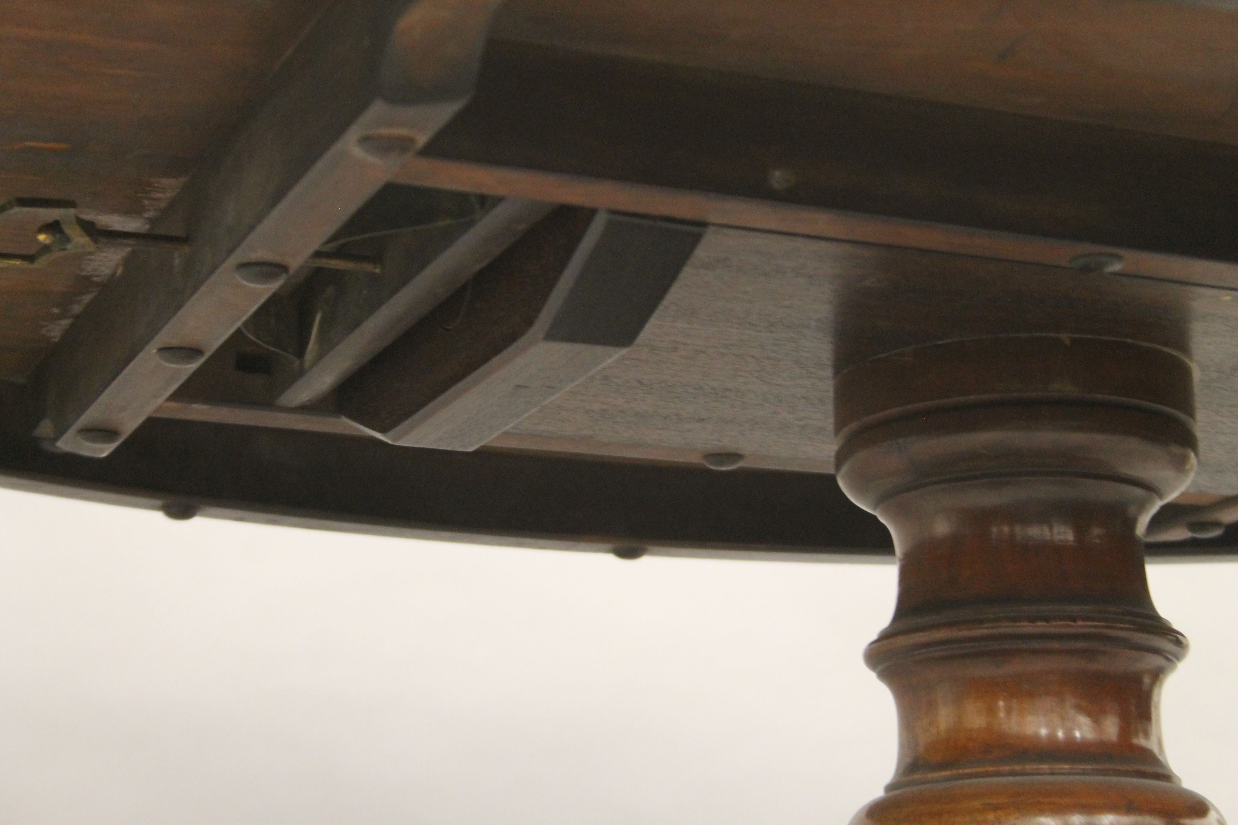 A Victorian burr walnut loo table. 135 cm long. - Image 5 of 6
