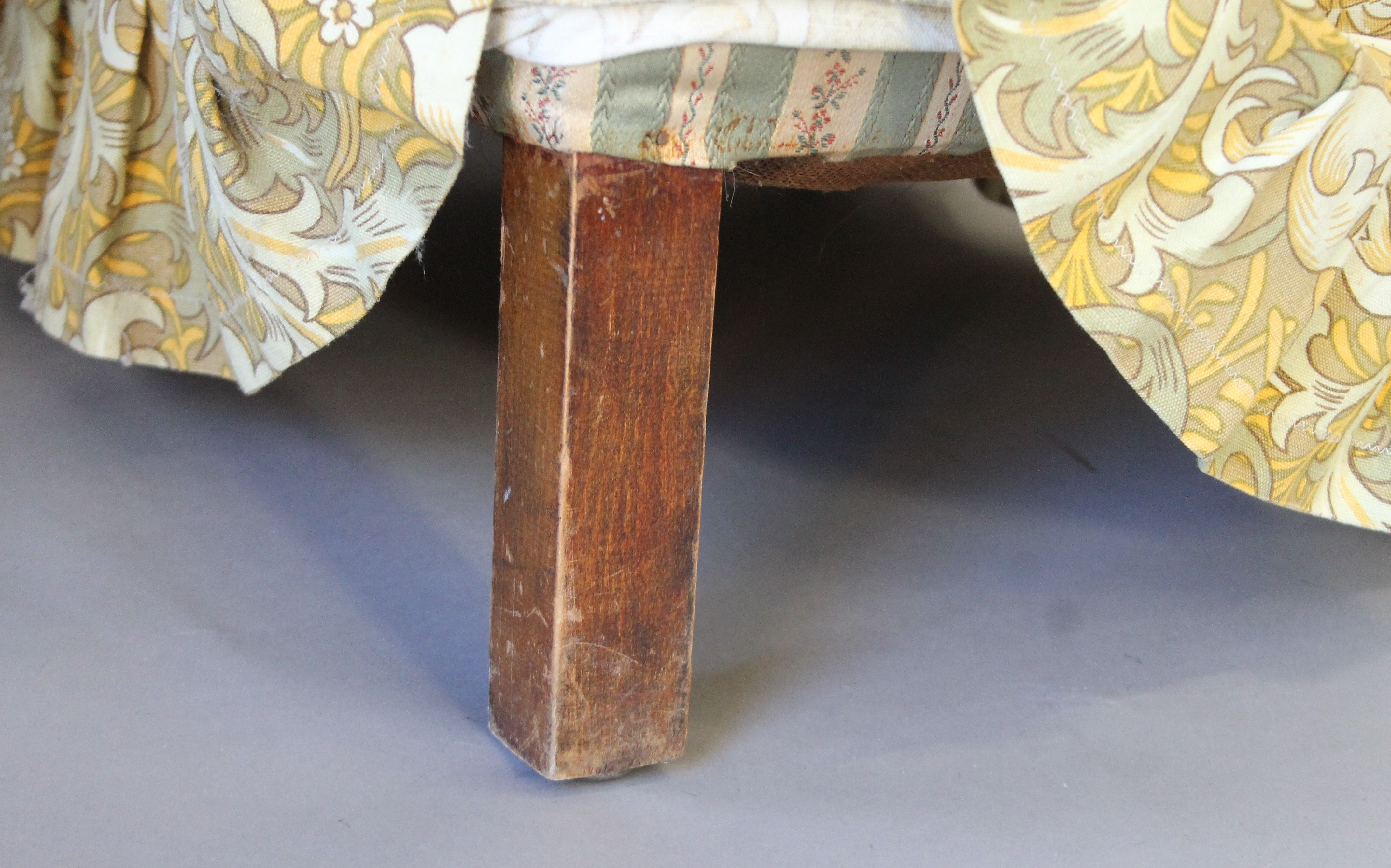An Edwardian tub arm chair, a nursing chair and a folding chair. The former 51 cm wide. - Image 4 of 13