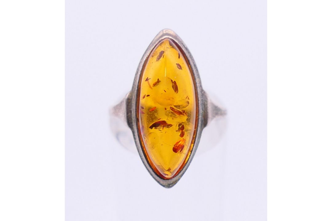 A quantity of 925 silver jewellery, to include a bangle, a multi-stone bracelet, two rings, - Image 6 of 23