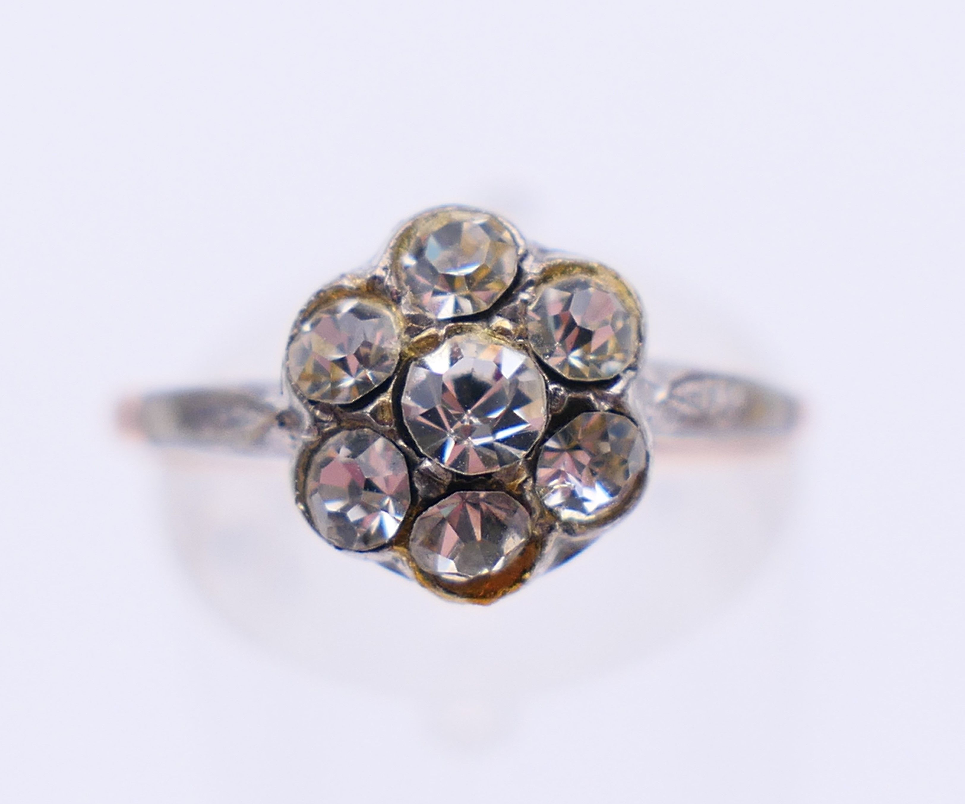 A quantity of various costume jewellery, to include a pair of 9 ct gold earrings 0. - Image 6 of 21