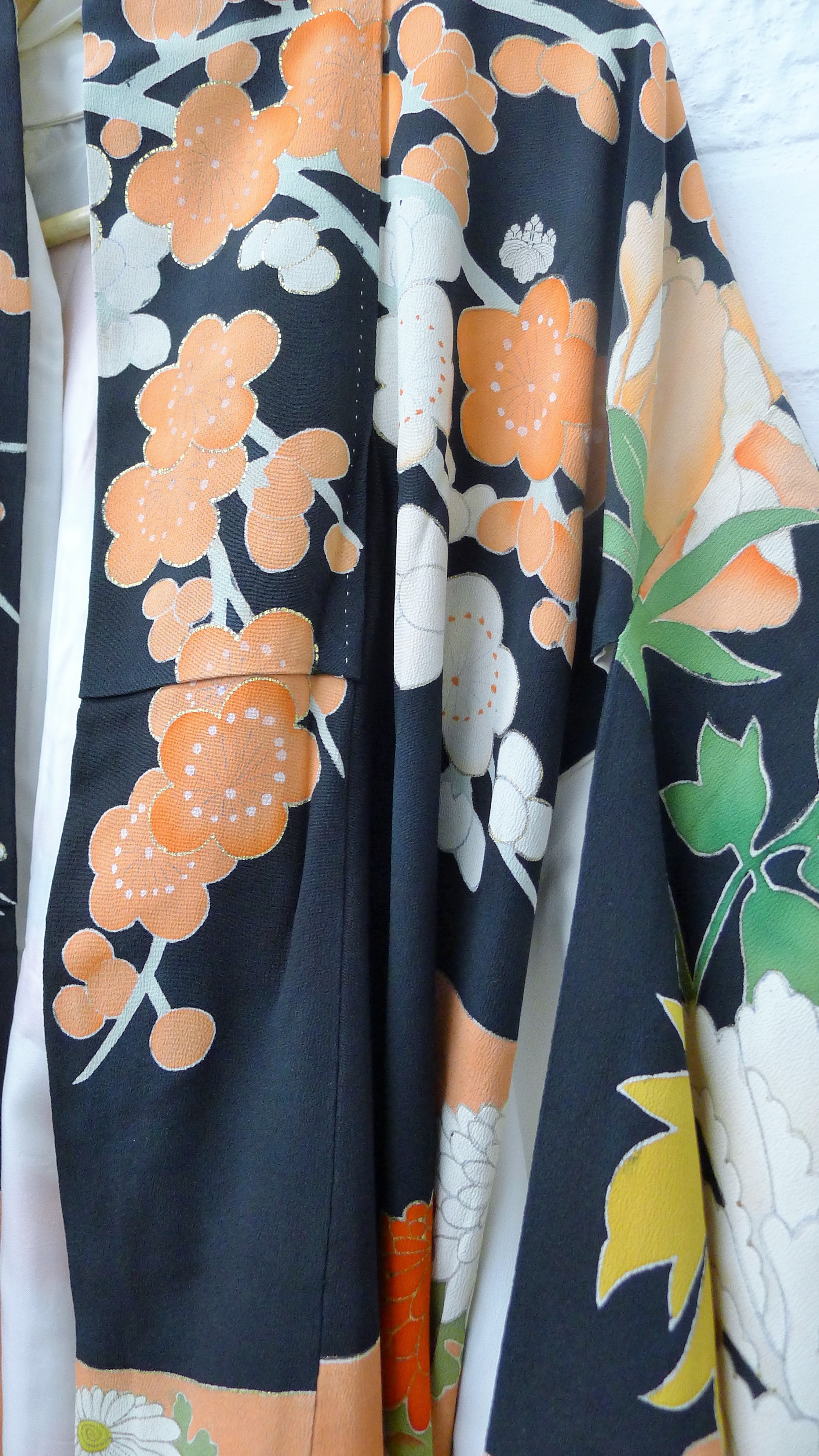 A quantity of various Japanese silk kimonos, shoes, etc. - Image 8 of 18