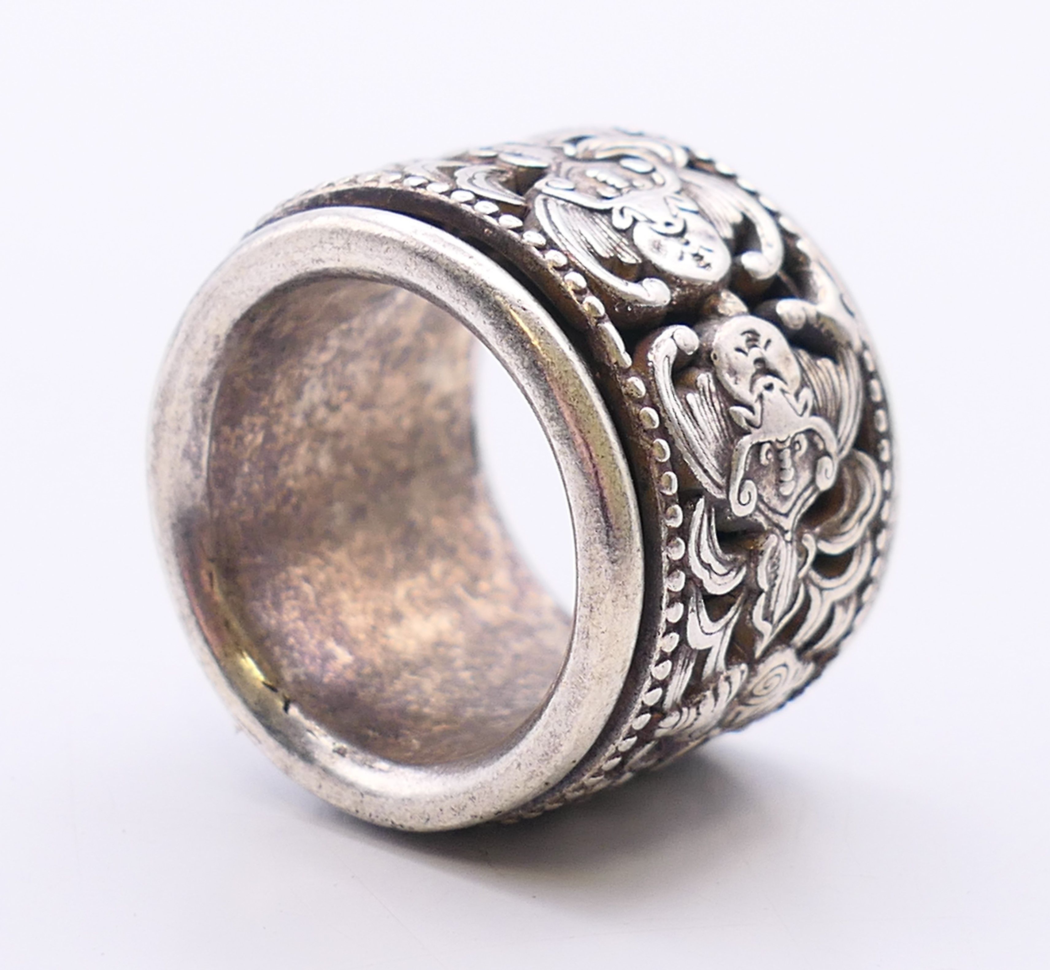 A Chinese archer's ring. 2.25 cm high. - Image 3 of 4