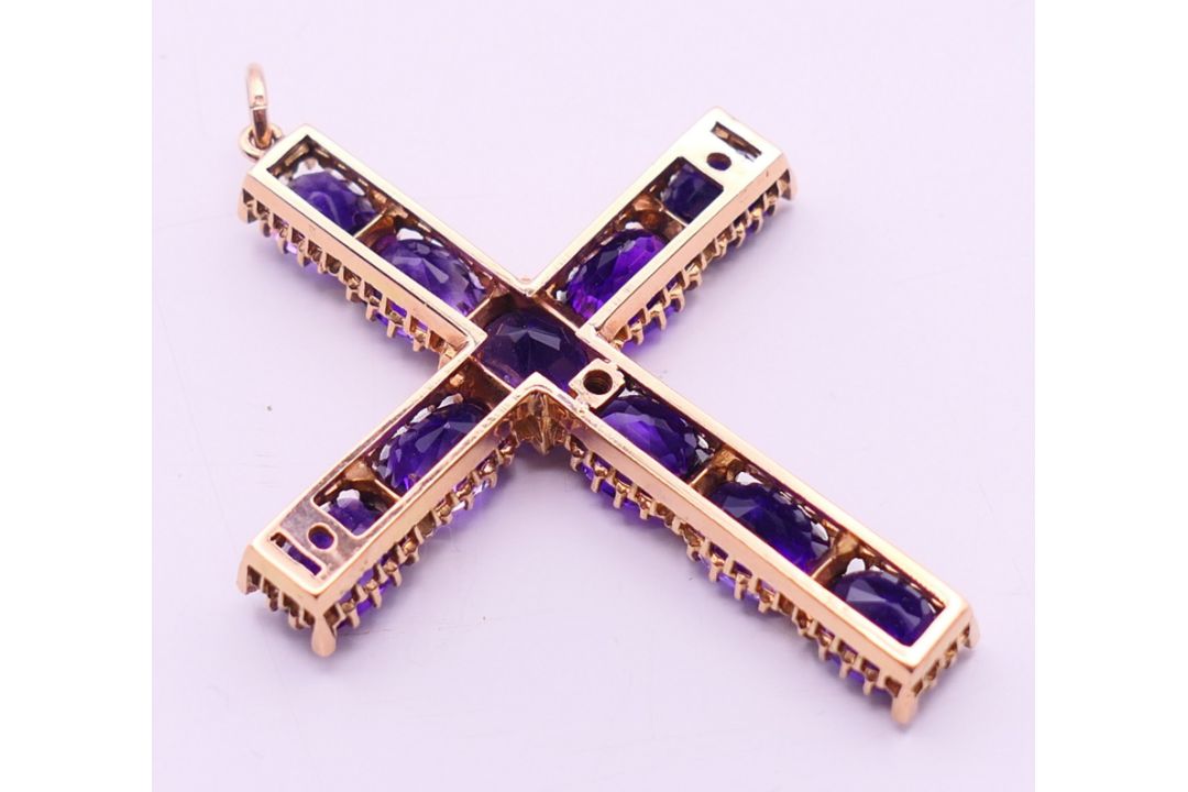 An 18 ct gold and amethyst cross pendant/brooch, - Image 3 of 6