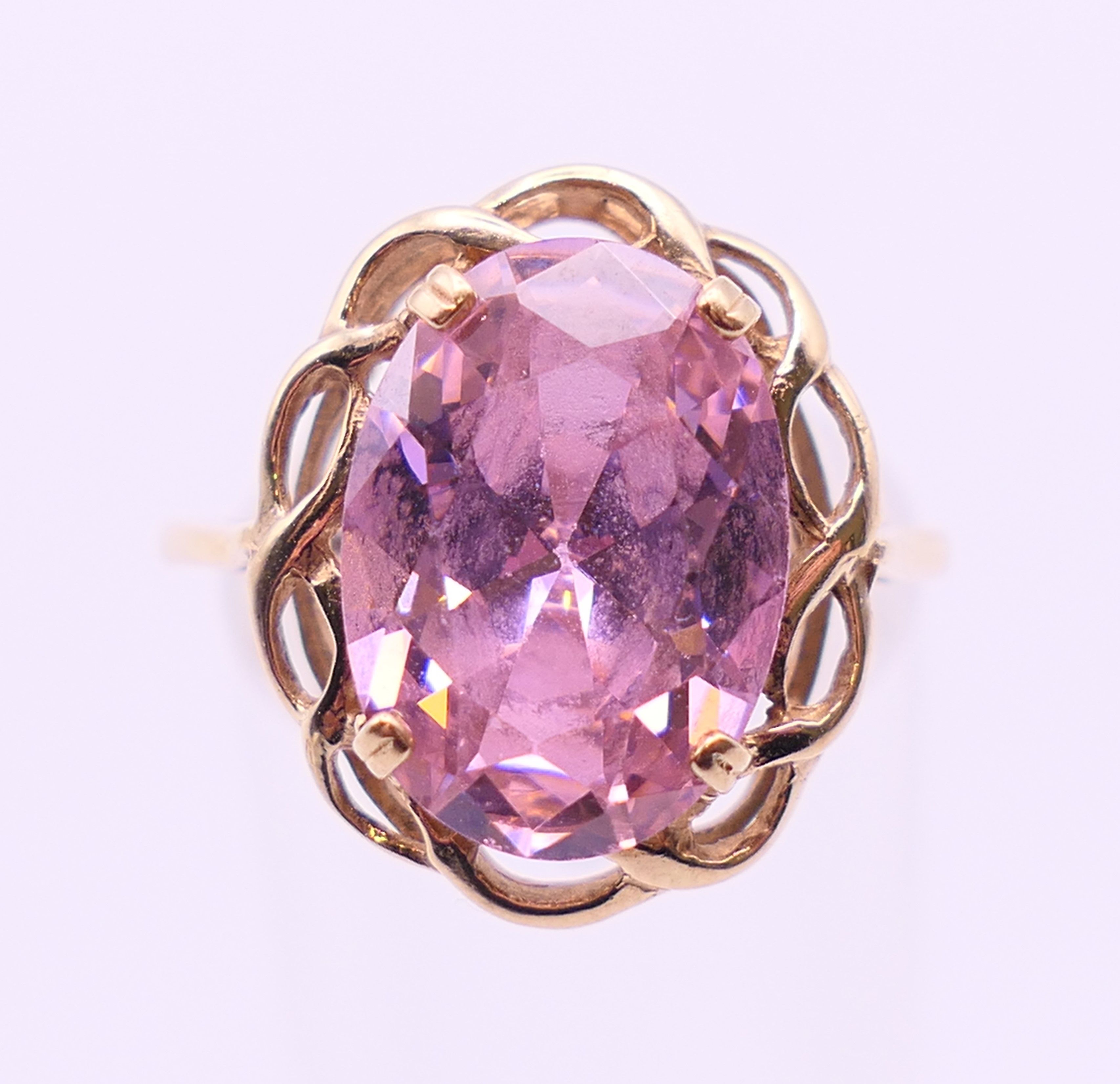 Six 9 ct gold dress rings. 21.2 grammes total weight. - Image 23 of 26