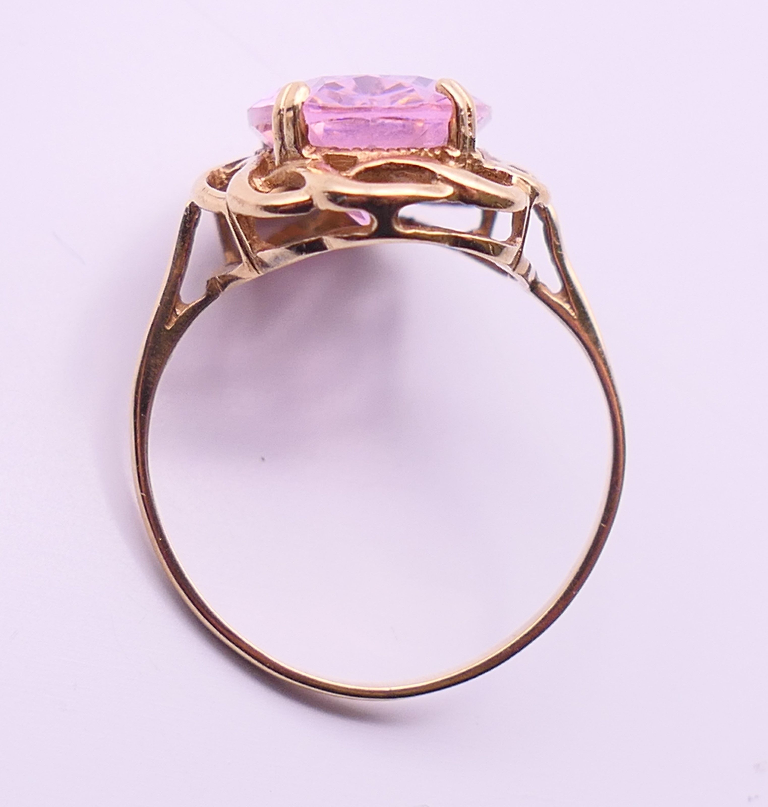 Six 9 ct gold dress rings. 21.2 grammes total weight. - Image 26 of 26