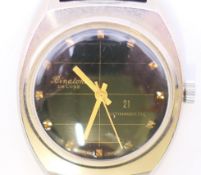 A vintage Binatone De Luxe gentlemen's wristwatch. 3.5 cm diameter.
