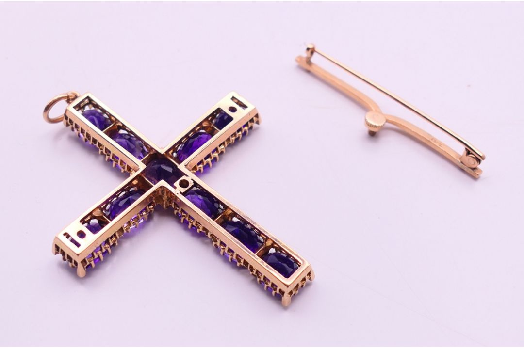 An 18 ct gold and amethyst cross pendant/brooch, - Image 4 of 6