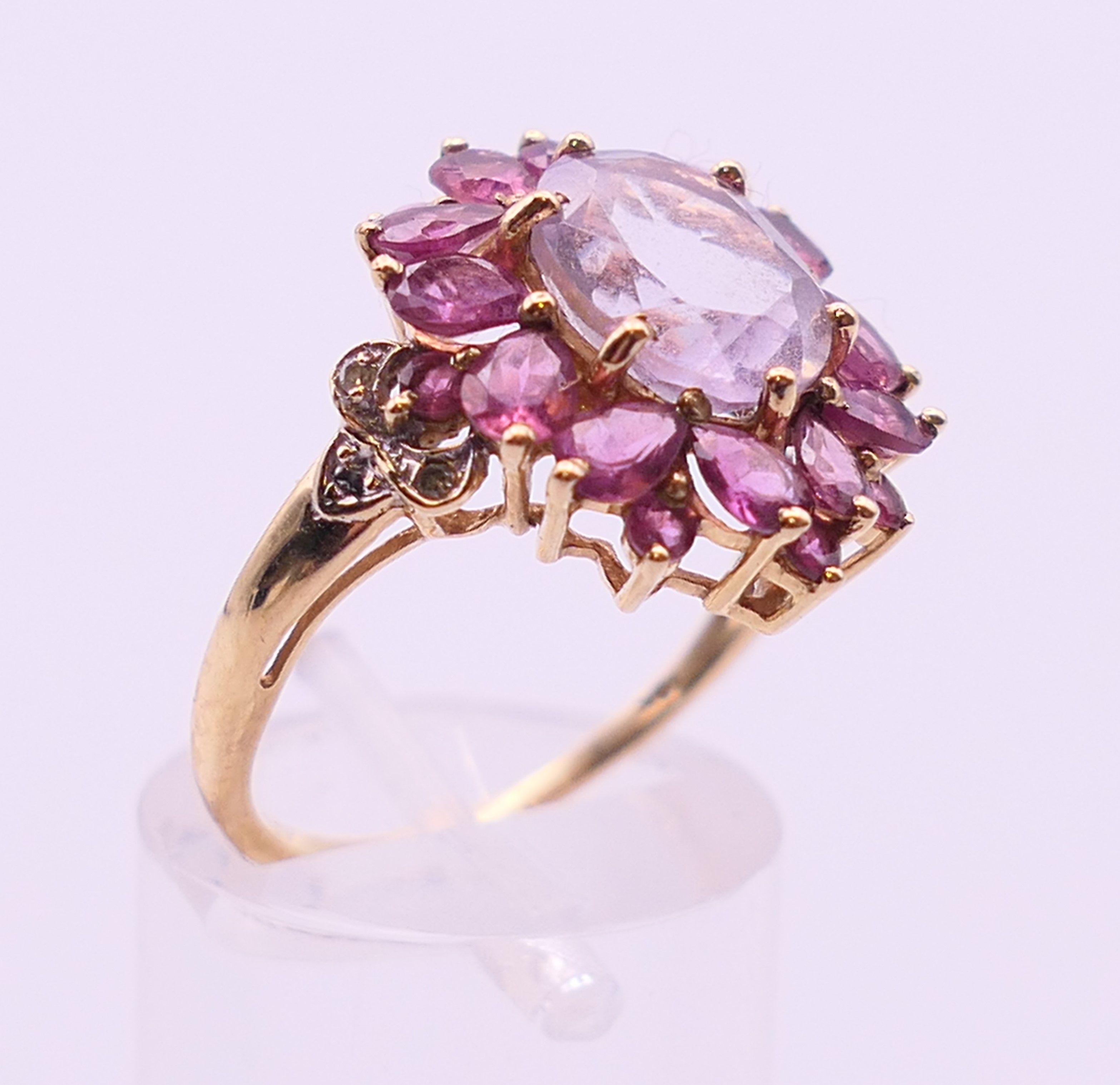 Six 9 ct gold dress rings. 21.2 grammes total weight. - Image 7 of 26