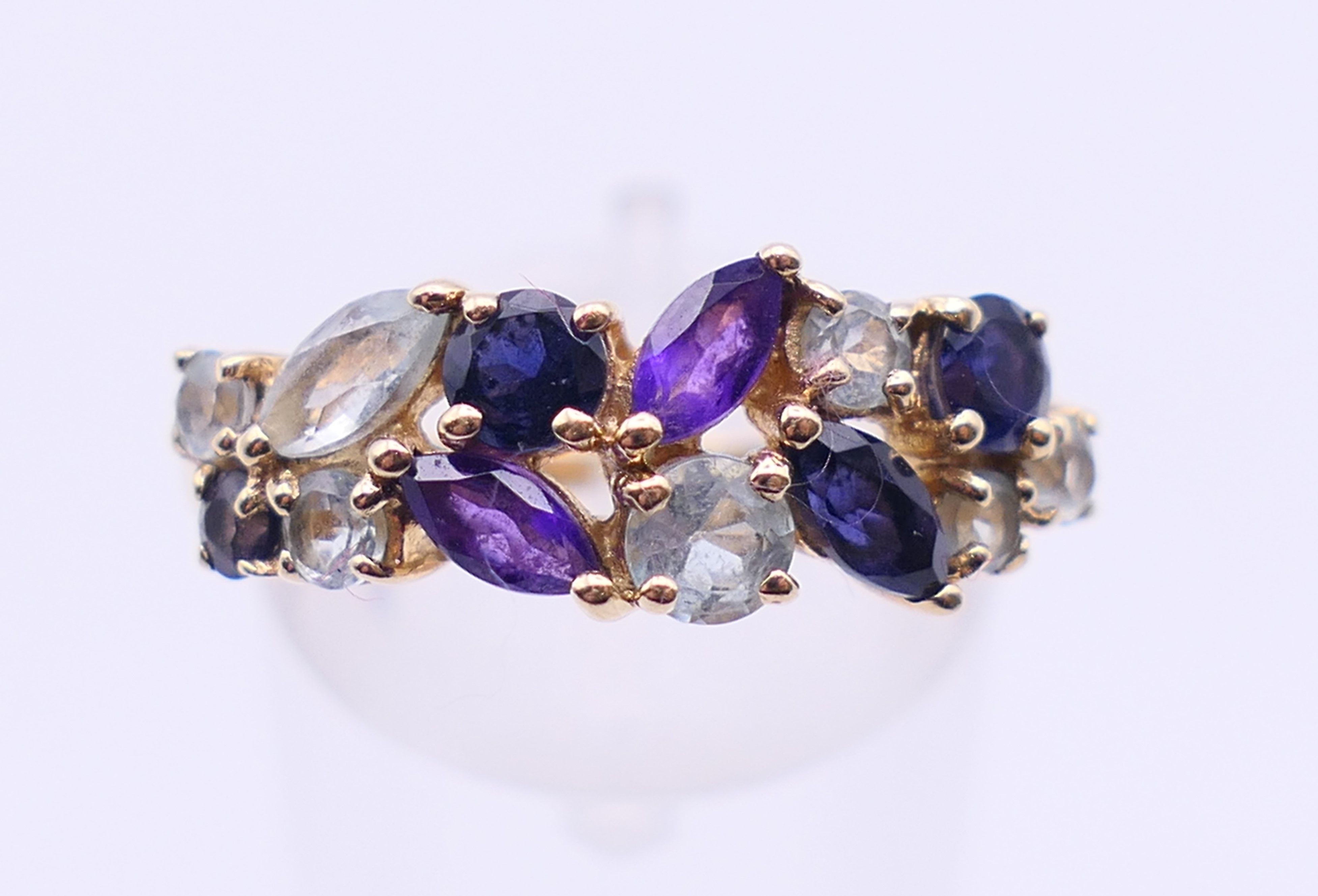 A 9 ct gold dress ring and a matching 9 ct gold bracelet. Bracelet 18 cm long. Ring size Q. 11. - Image 6 of 10