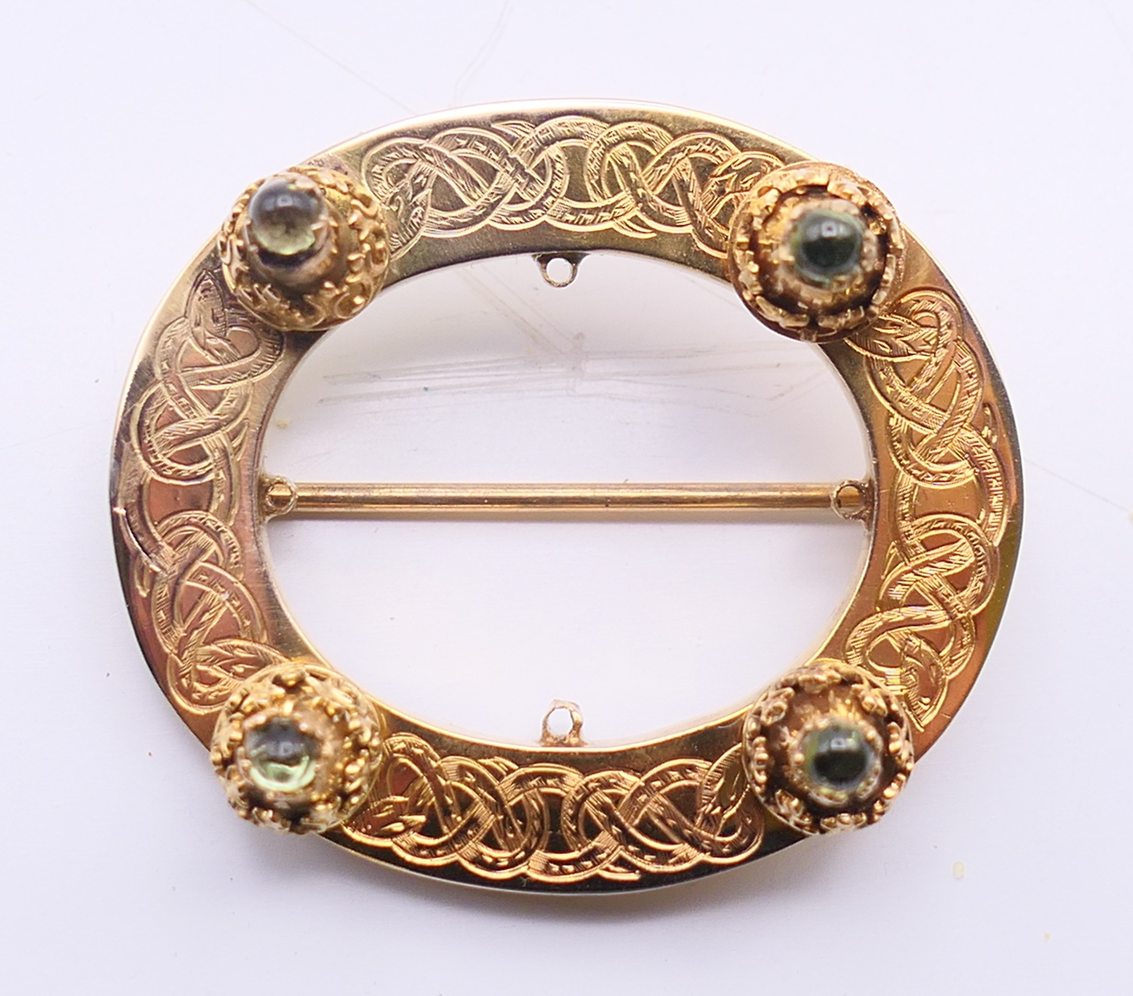 A collection of various brooches, mostly silver to include a Siam brooch, - Image 5 of 12