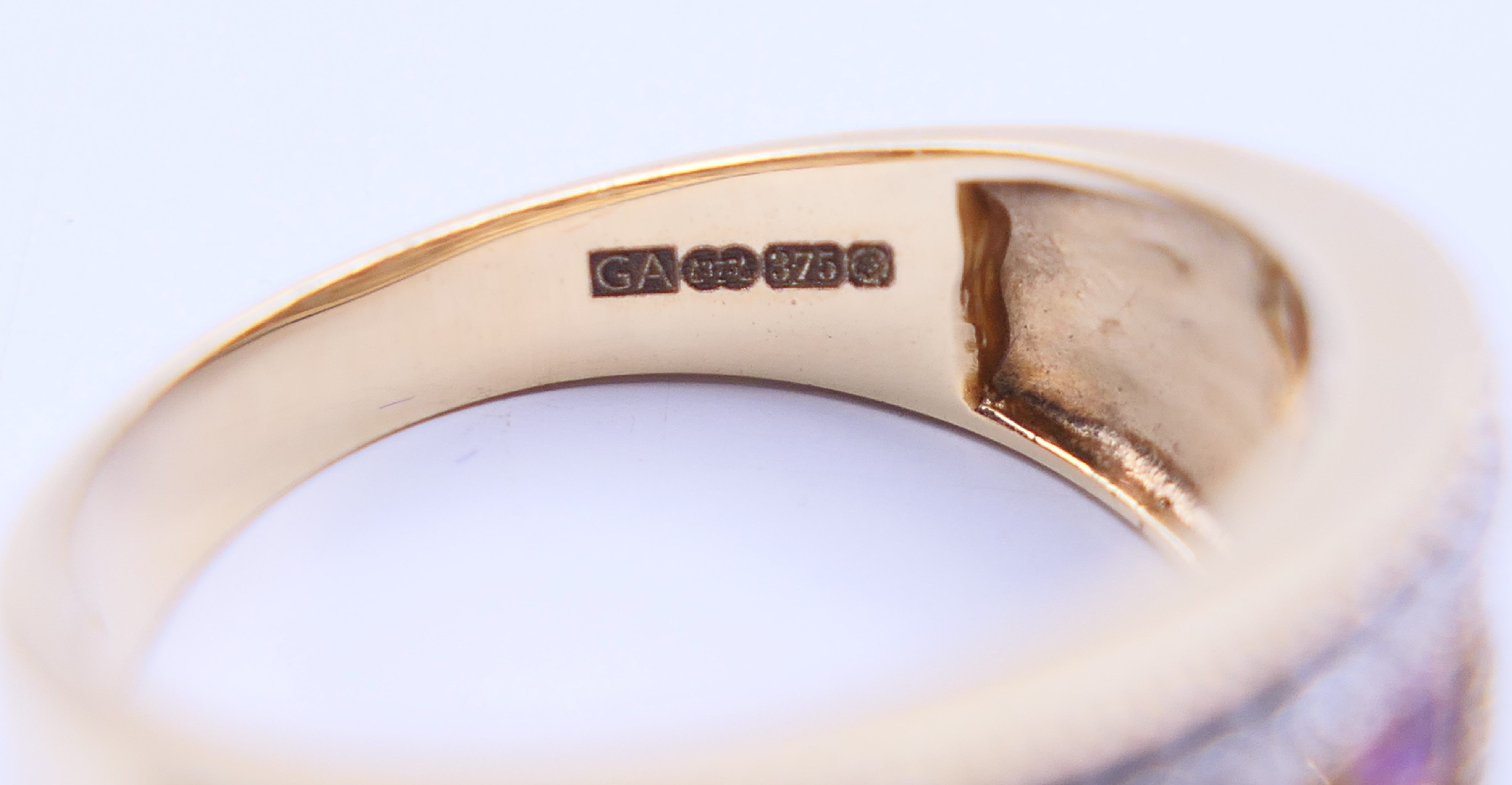Six 9 ct gold dress rings. 21.2 grammes total weight. - Image 12 of 26